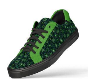 Las zapatillas TURTLE destacan por supatrón geométrico en verde eléctrico sobre base oscura, creando un efecto hipnótico que recuerda a las texturas orgánicas, mezcla entre naturaleza futurista y estética urbana. Si tu regalo es para alguien que vibra con el diseño, arte gráfico o la cultura street, esta es una elección con clase.